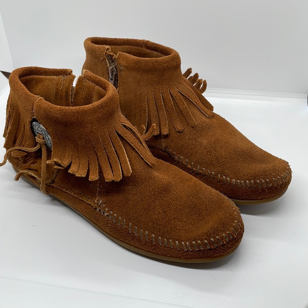 Minnetonka Ankle Moccasin’s 6.5